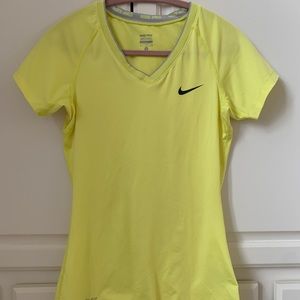 Nike Pro Di Fit top